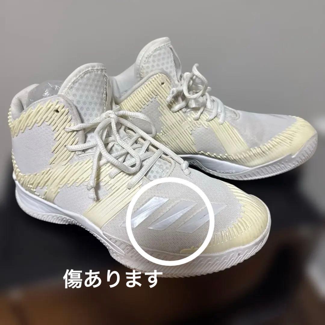 adidas バスケットボールシューズドノバン・ミッチェルのシグネチャーモデル