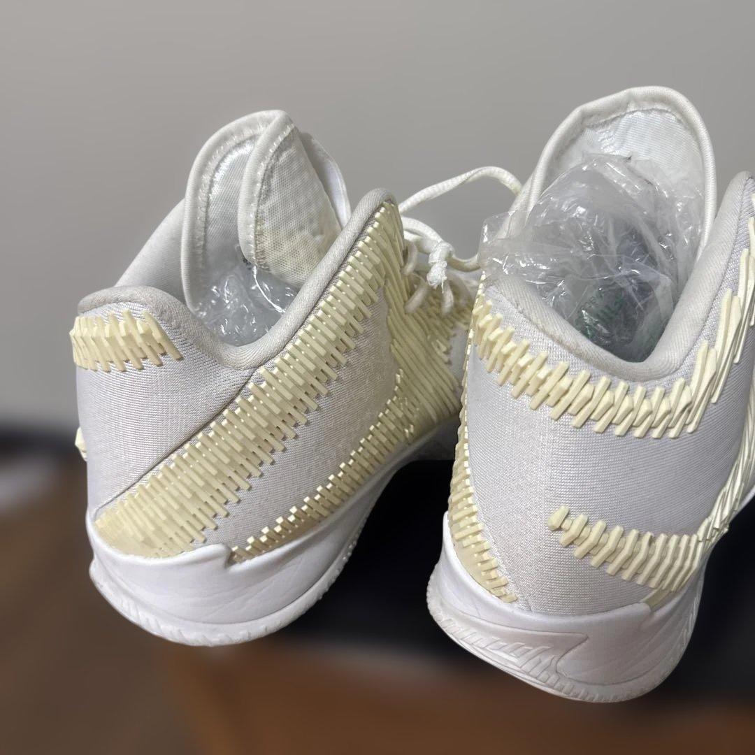 adidas バスケットボールシューズドノバン・ミッチェルのシグネチャーモデル