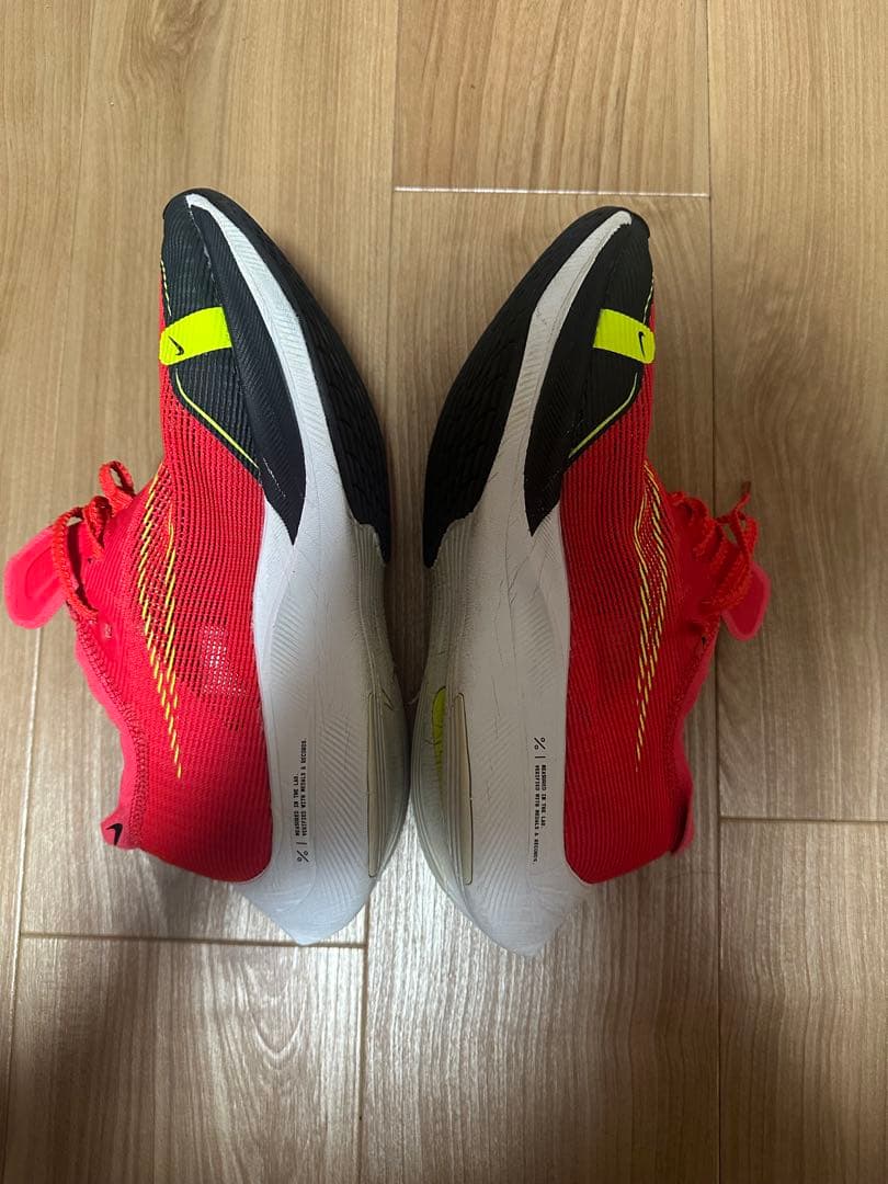 ナイキ　ヴェイパーフライ2 レッド