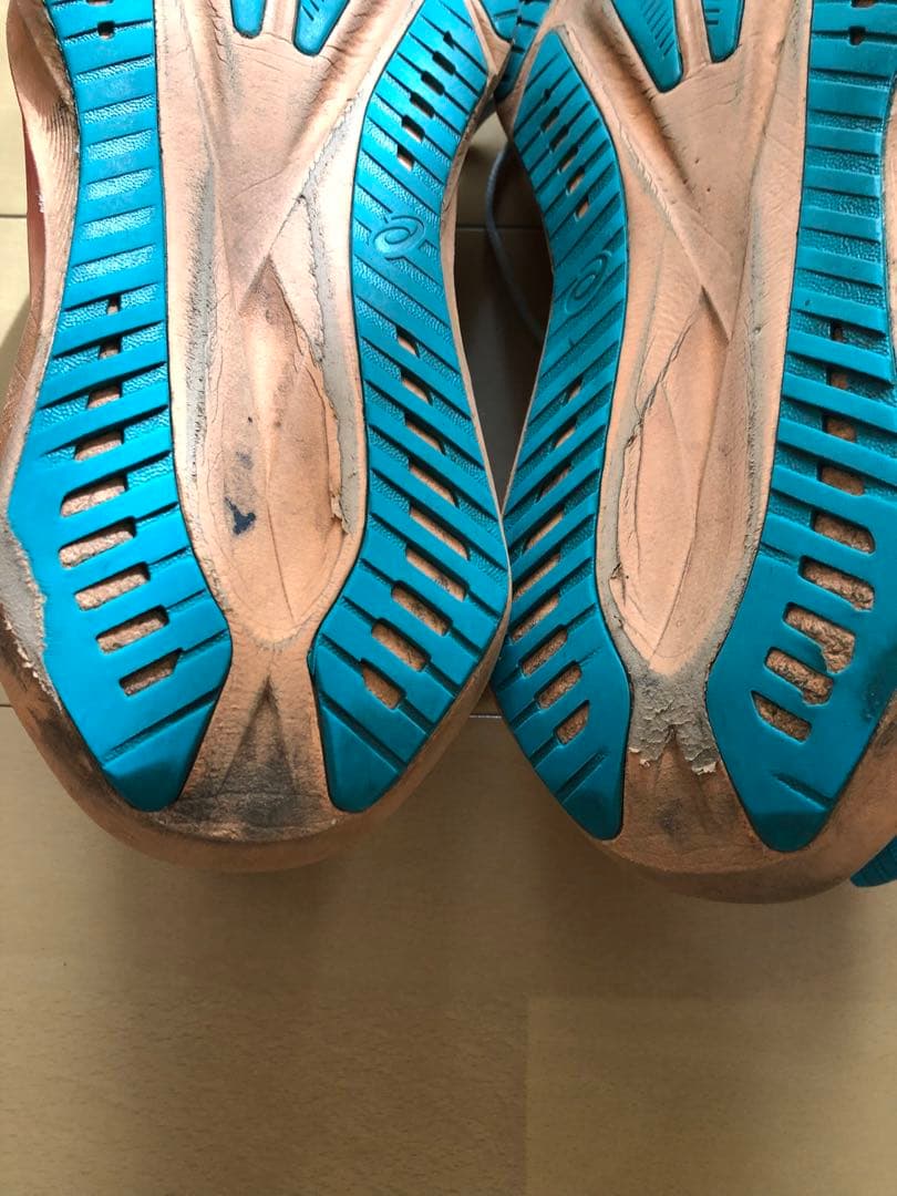 アシックス ノヴァブラスト5 中古品