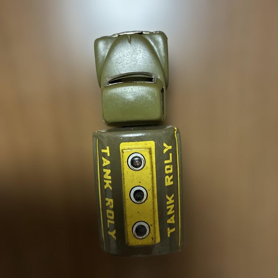 タンクローリー　プラスチックとおそらくブリキ　ミニカー　長さ10cm 幅3cm