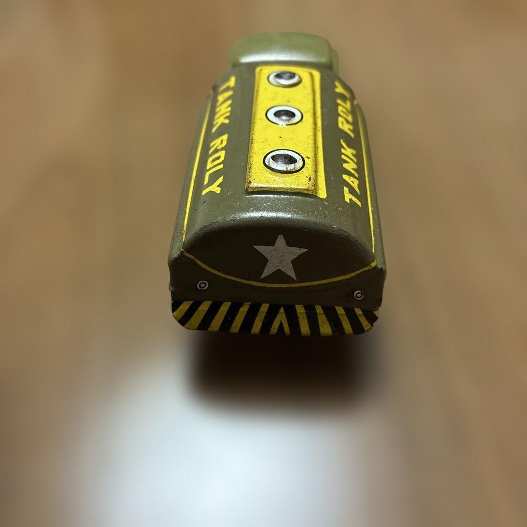 タンクローリー　プラスチックとおそらくブリキ　ミニカー　長さ10cm 幅3cm