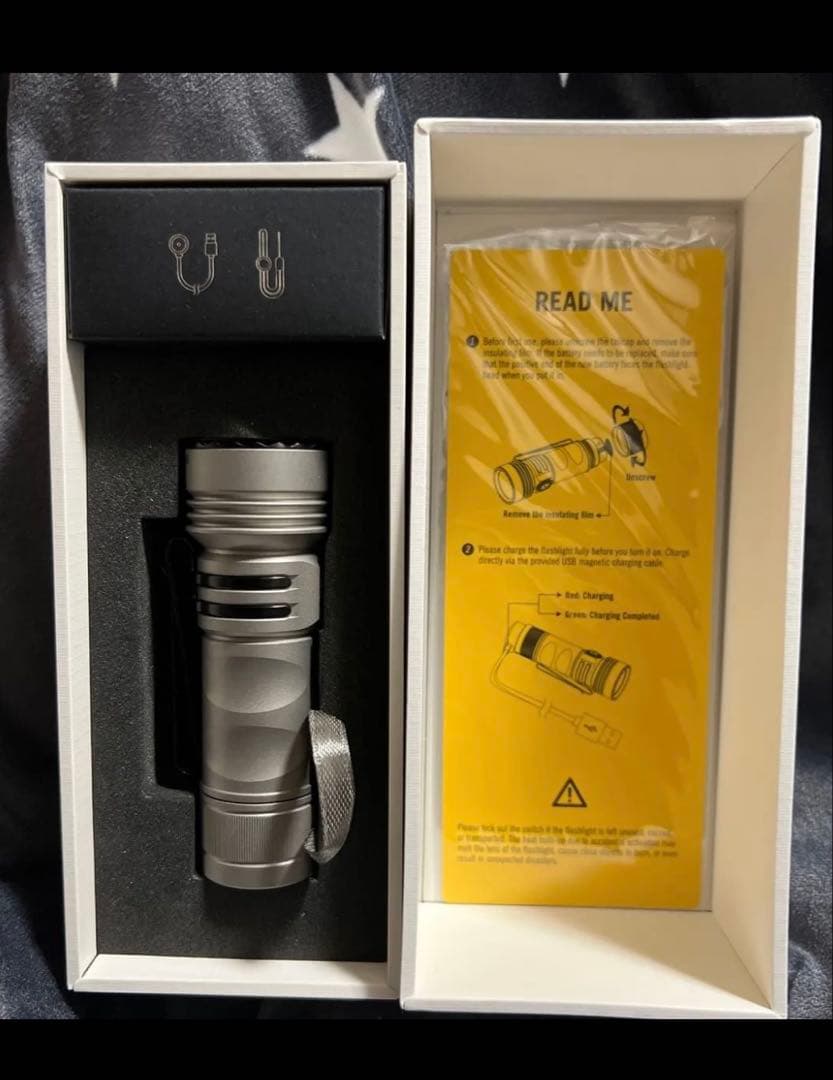 Olight Seeker 4 Mini Ti 限定版