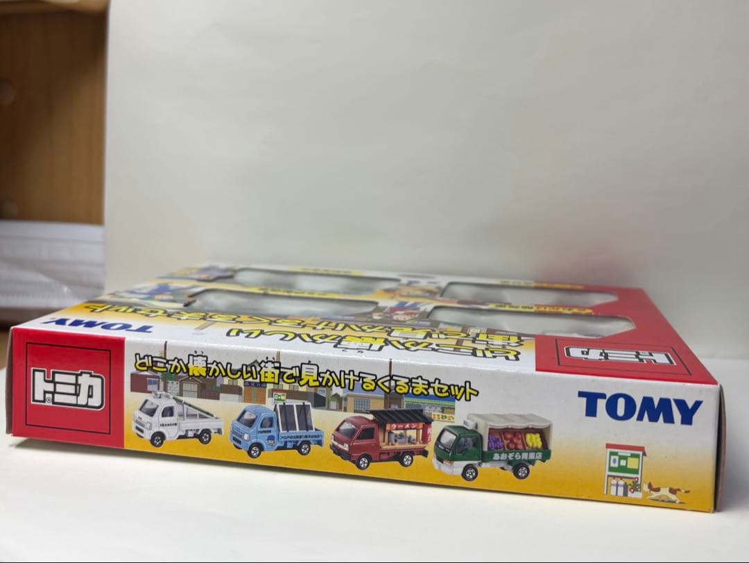 トミカ どこか懐かしい街で見かけるくるまセット 未開封？