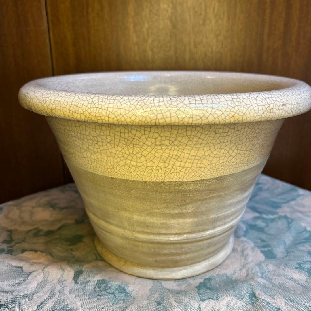 稀少　和洋風の貫入入り釉薬がけ植木鉢　クリームベージュ　穴有り　径30cm