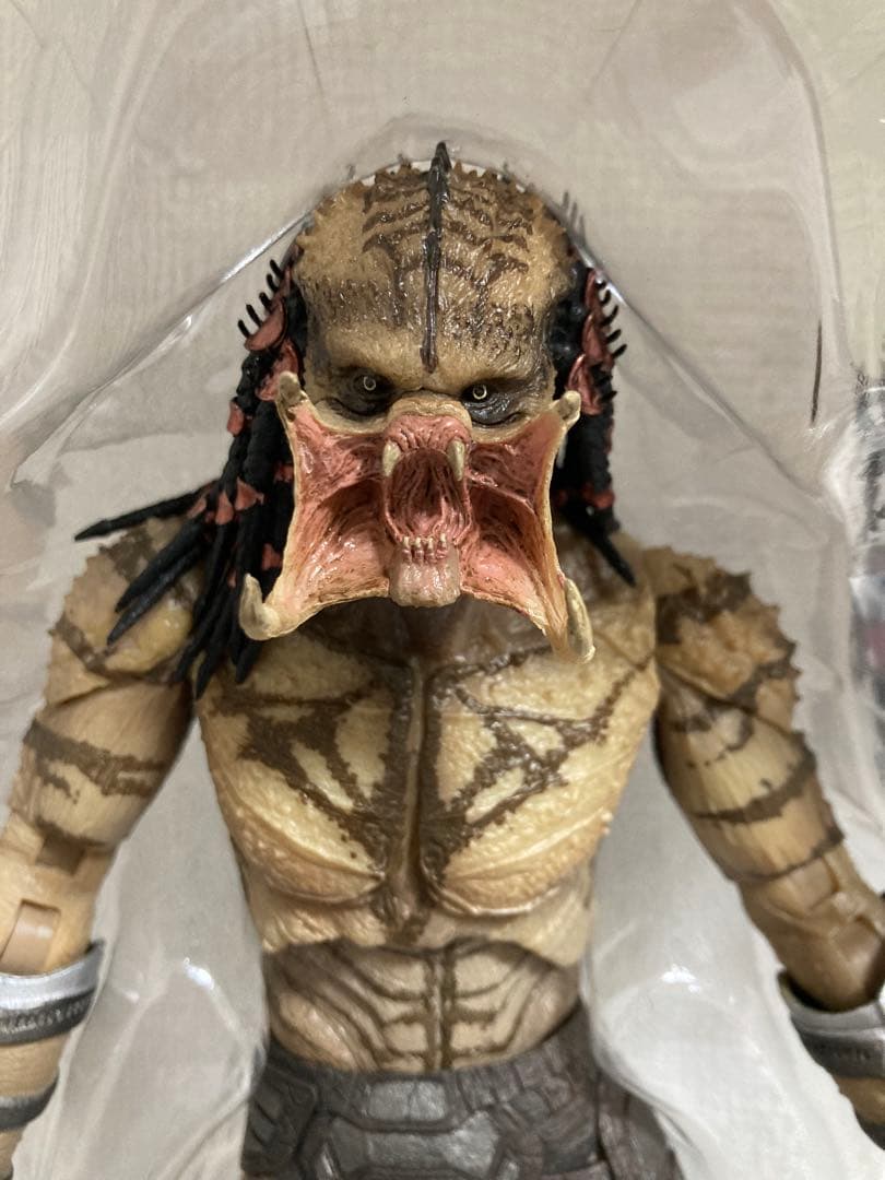 ネカ　NECA アンアーマード　アサシン　プレデター