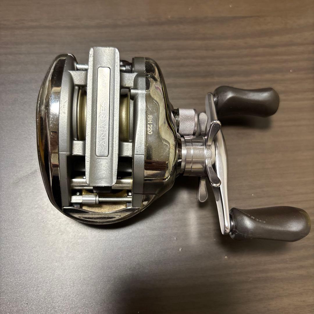 シマノ スコーピオンアンタレス右ハンドル 中古品　RH220