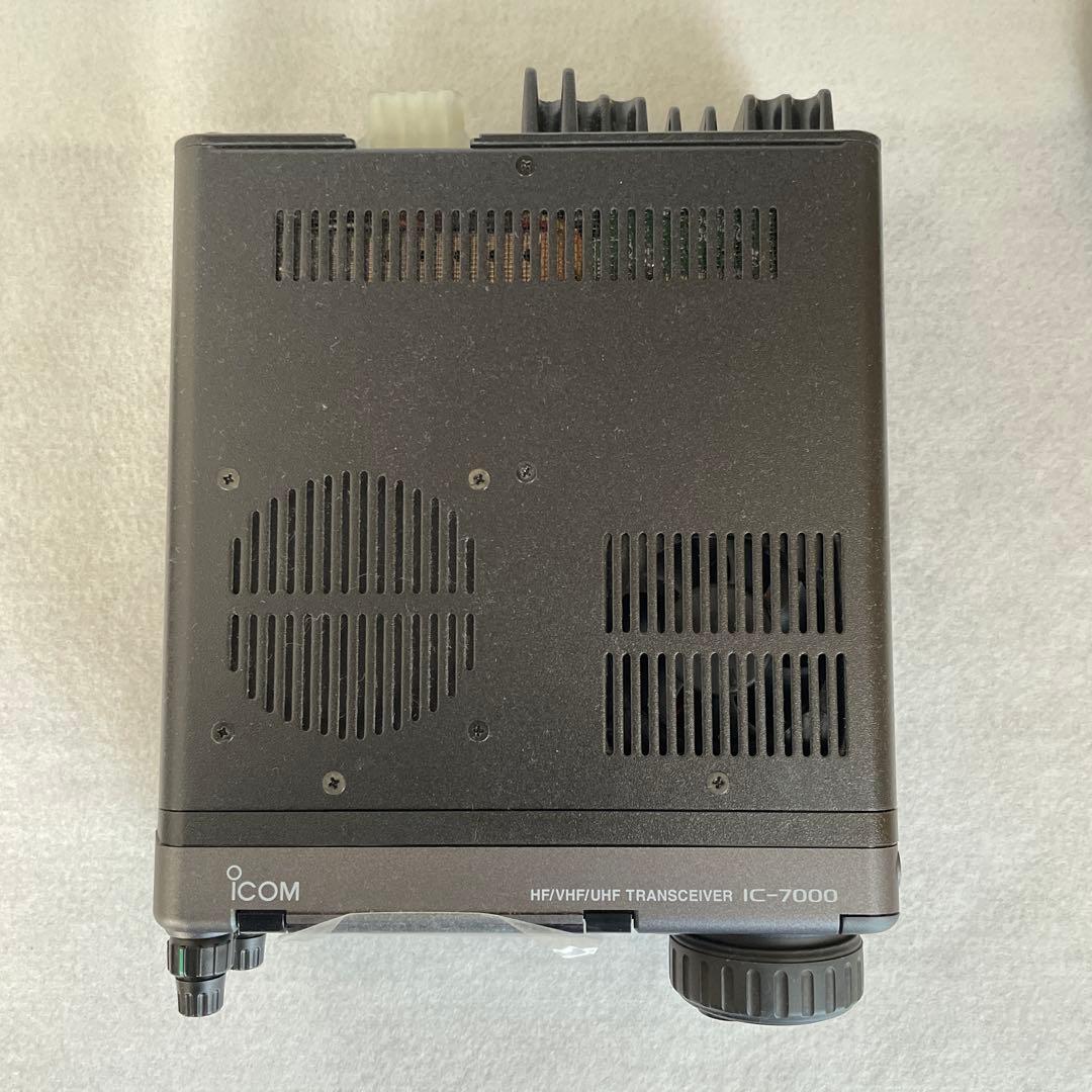 ICOM IC-7000M HF/VHF/UHF ALL MODE トランシーバ