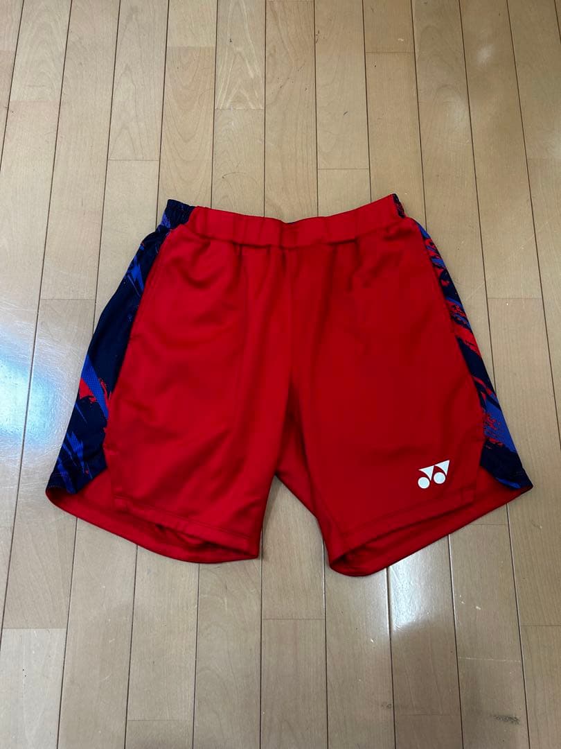 YONEX レッド バドミントンパンツ　ハーフパンツ