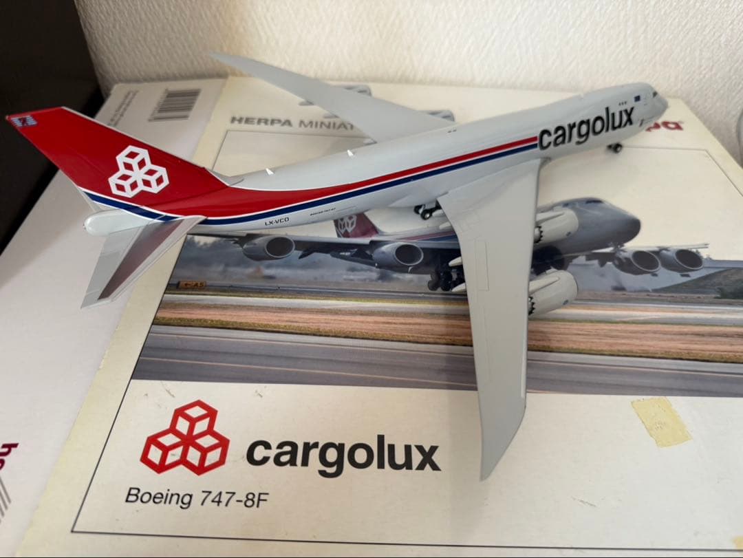 航空機・ヘリコプター herpa cargolux Boeing 747-8F 1/200