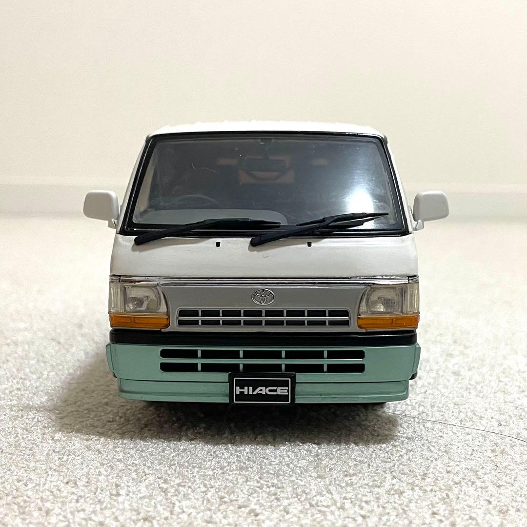 アオシマ　DISM 1/24 ハイエースバン100系中期型