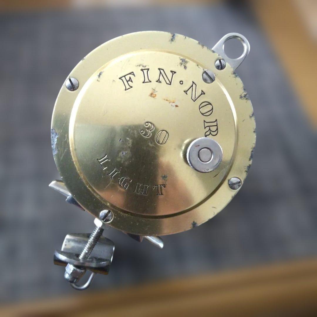 FIN.NOR 30 LIGHT 両軸リール ゴールド