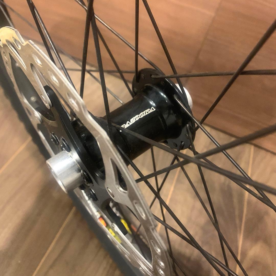 26inch MTBフロントホイール 20x110mmアクスル