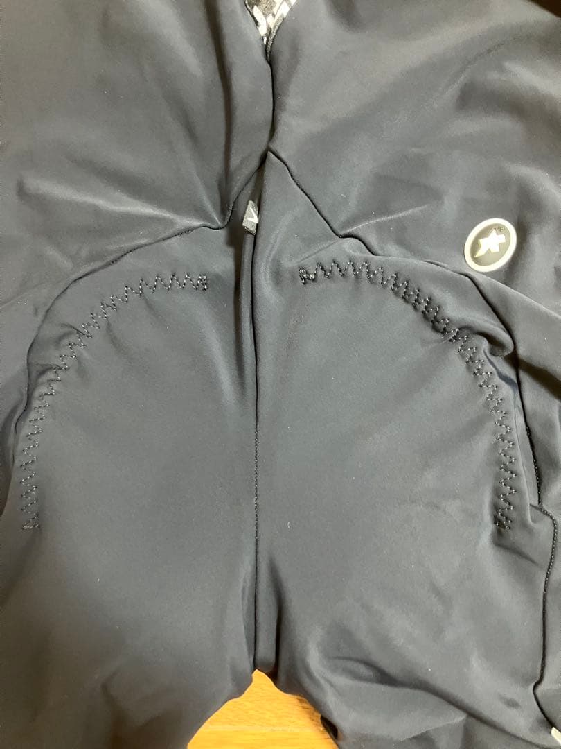 ASSOS サイクルジャージ、ビブショーツセット