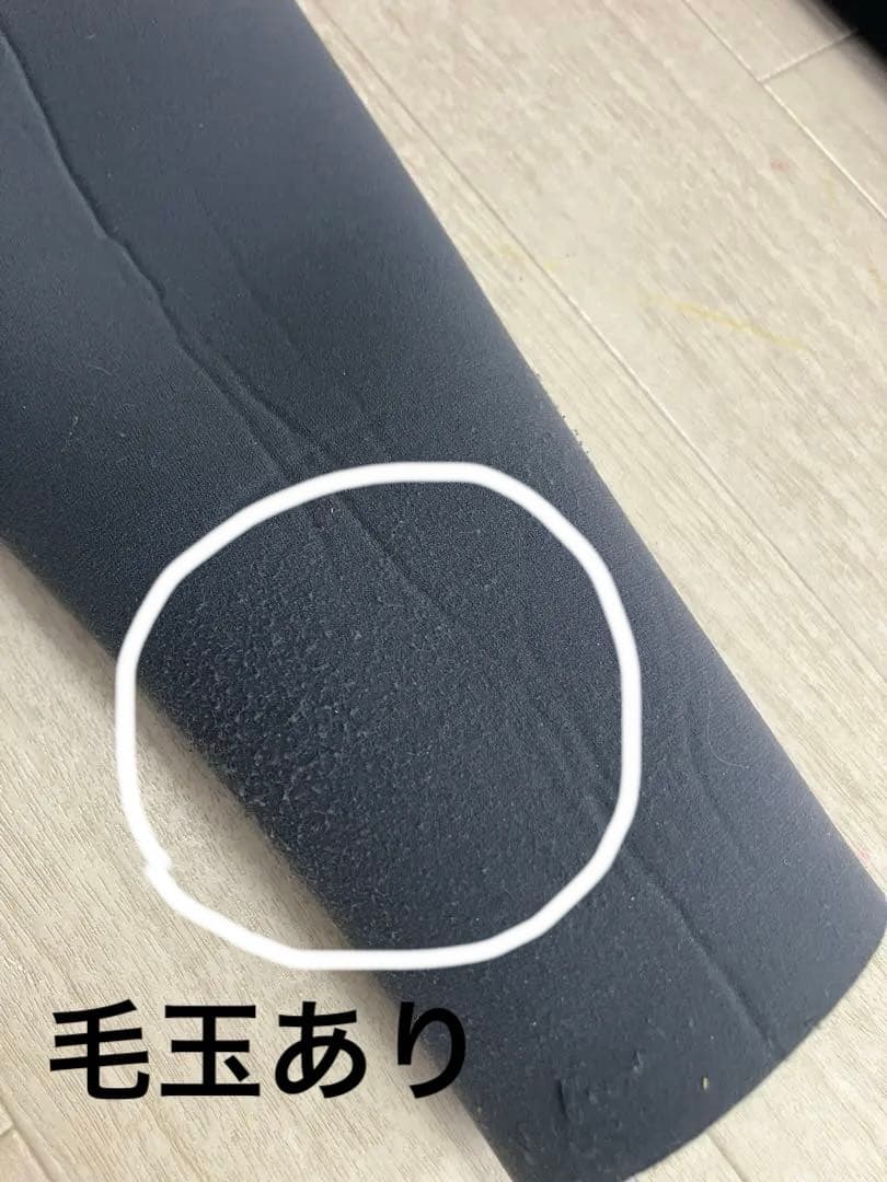 MELLOW グレーと黒の3ミリフルスーツ サーフィン用