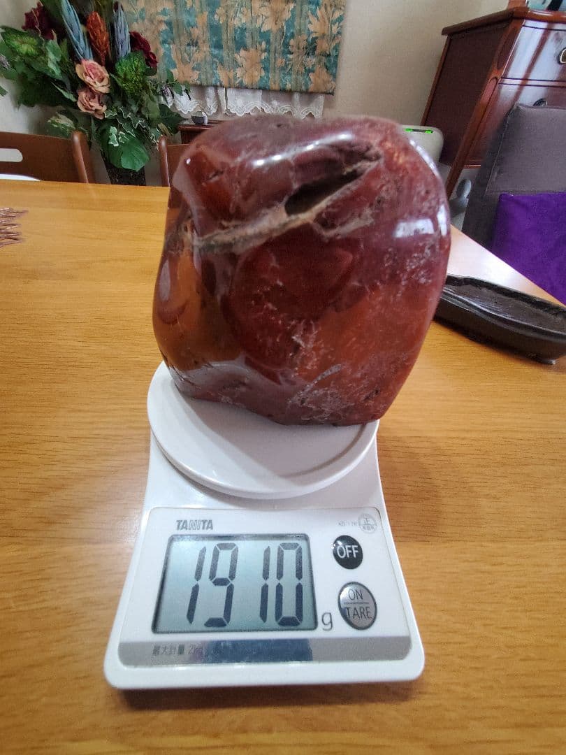 天然石 佐渡赤石　木製スタンド付き 1910g　 本日最終値下げです。