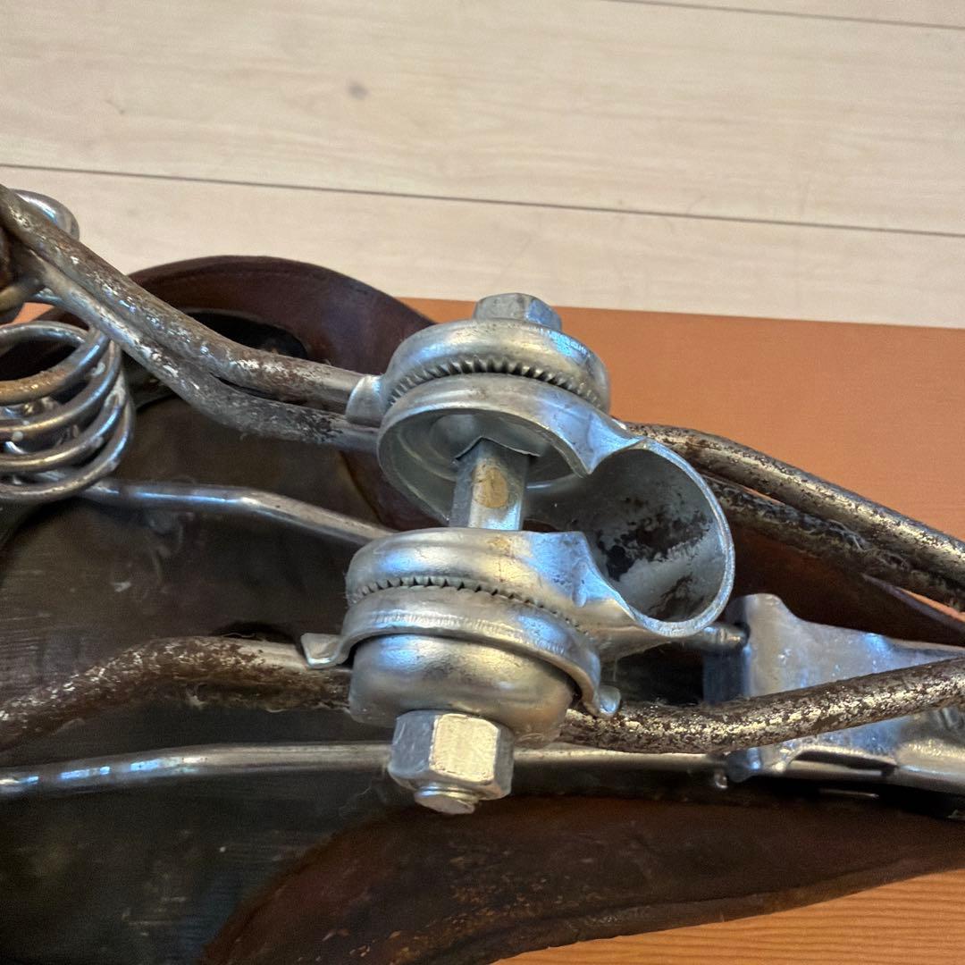 三馬自転車　サドル