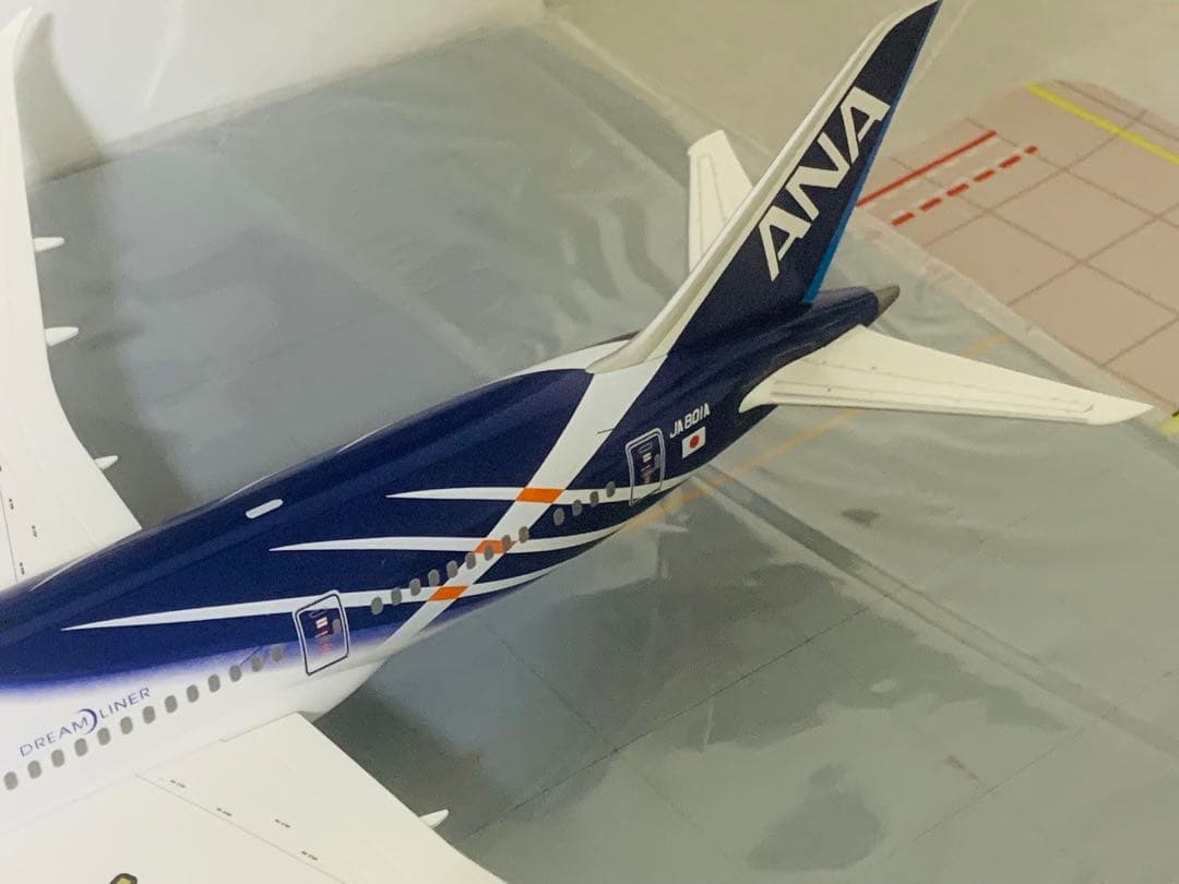 全日空商事公式モデルＢ７８７－８／ＪＡ８０１Ａ特別塗装機／ＨＮＤ４０８エプロン版