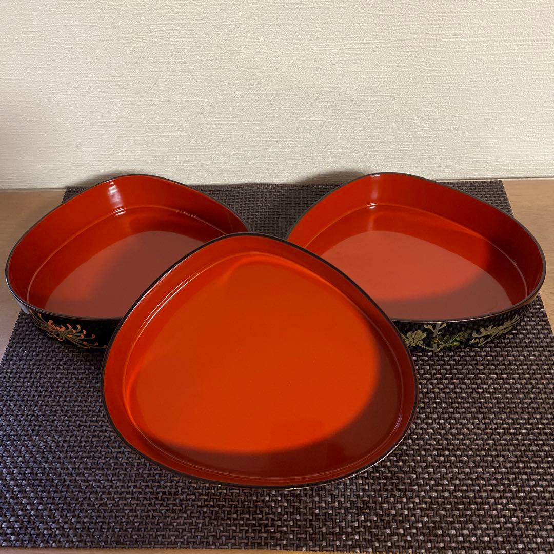 最終お値下げ❗️漆器　はまぐり型三段重　弁当箱　手提げ　菊金蒔絵　少し訳あり