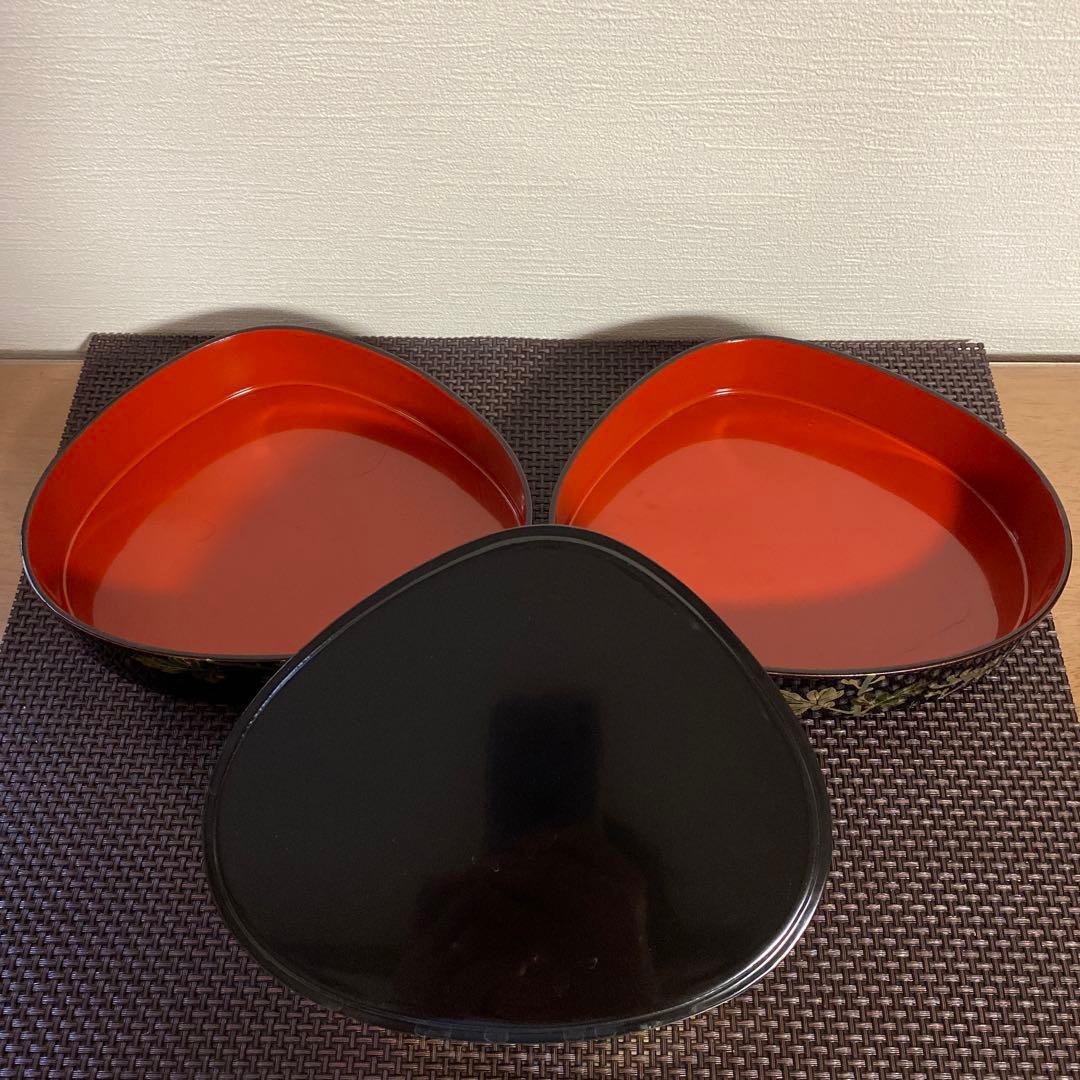 最終お値下げ❗️漆器　はまぐり型三段重　弁当箱　手提げ　菊金蒔絵　少し訳あり