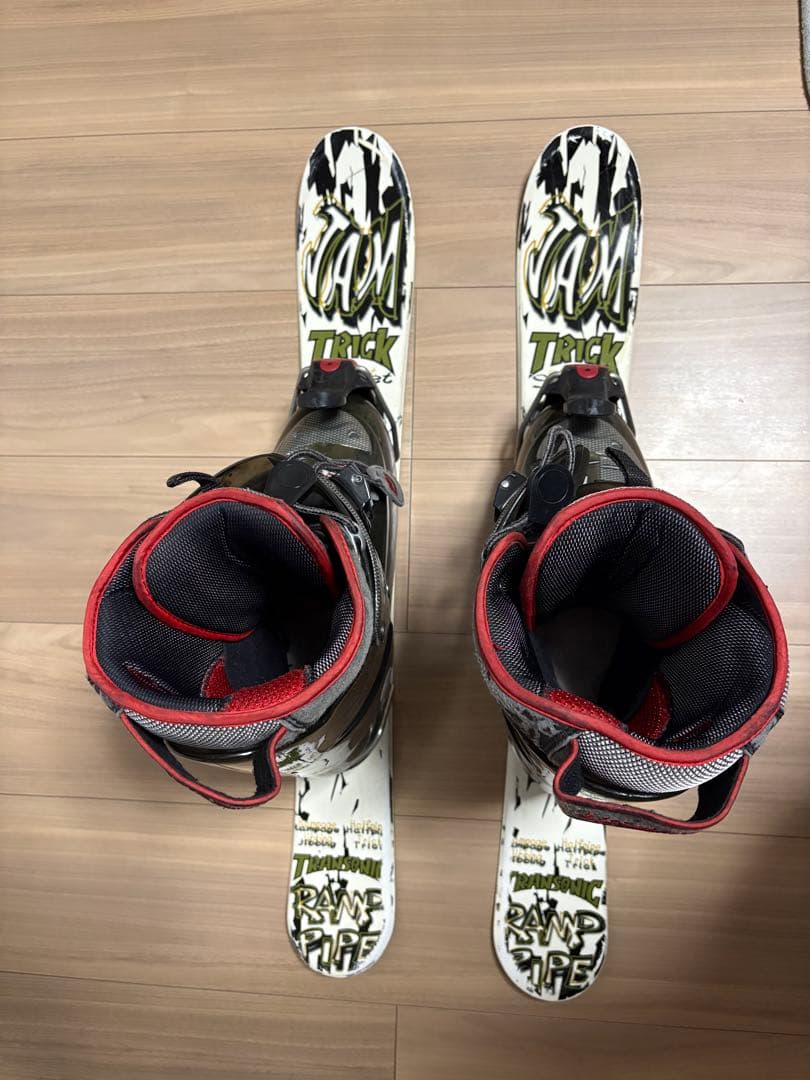 Trick スキー板とキスマークブーツセット　ファンスキー　ショートスキー
