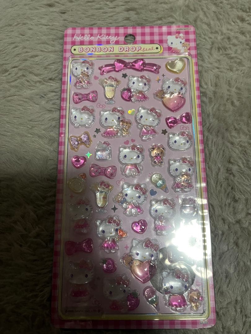 【正規品】たまごっち4種　モモンガ　キティ　クロミ　ボンボンドロップシール