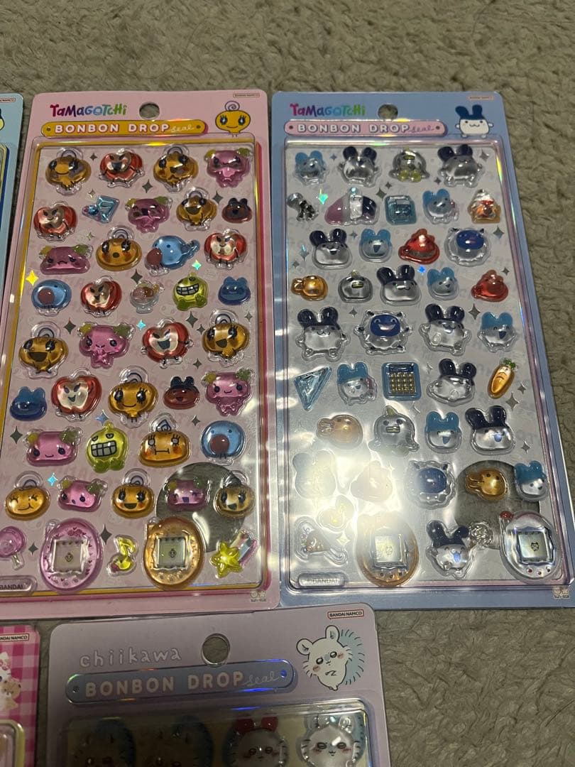 【正規品】たまごっち4種　モモンガ　キティ　クロミ　ボンボンドロップシール