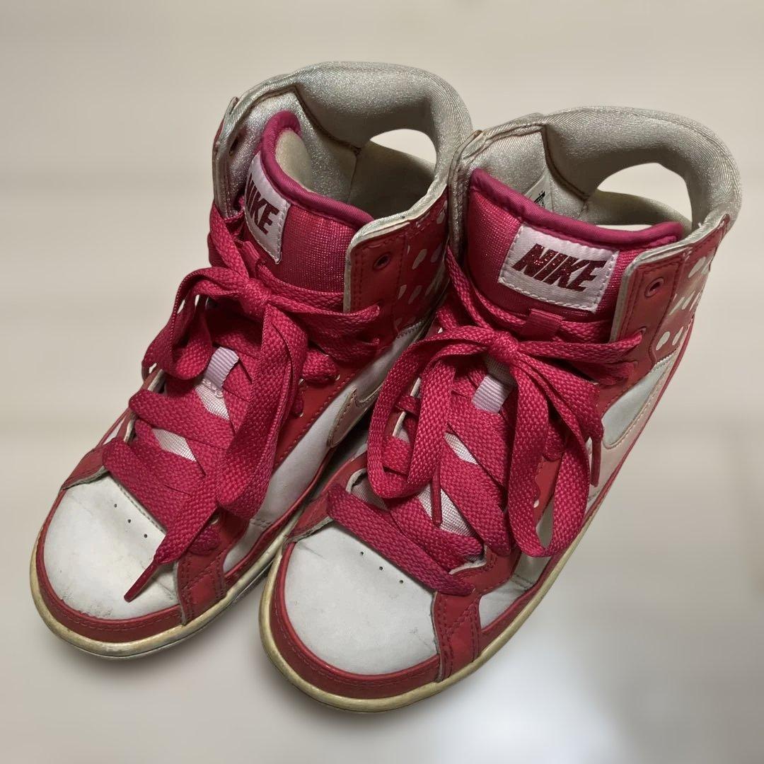 NIKEピンクハートバレンタイン限定品、現状品、used品22.5cm