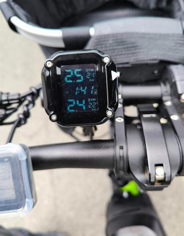 ピカチュウ　引取り限定！美品20インチ電動アシスト自転車 公道走行可