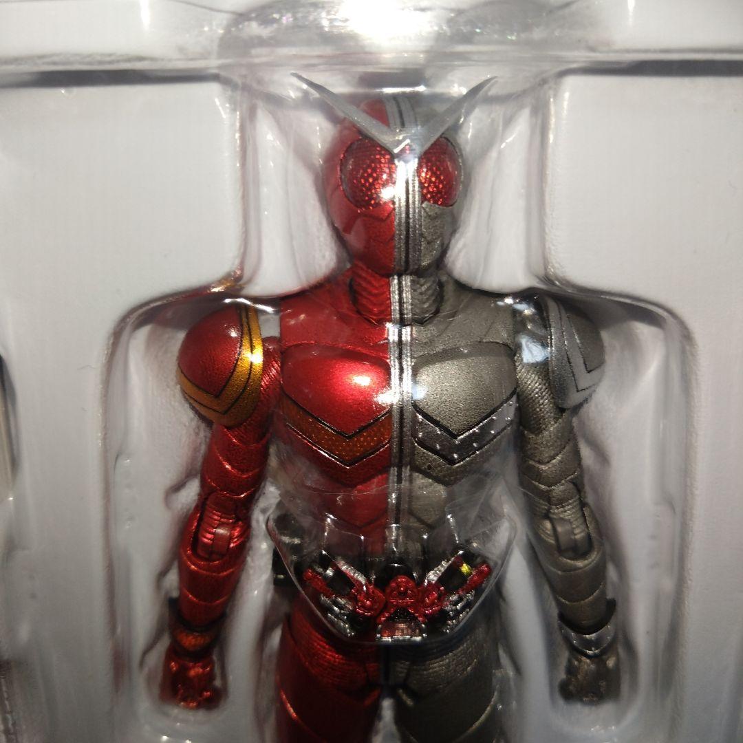 S.H.Figuarts（真骨彫製法）仮面ライダーW ヒートメタル　ルナトリガー