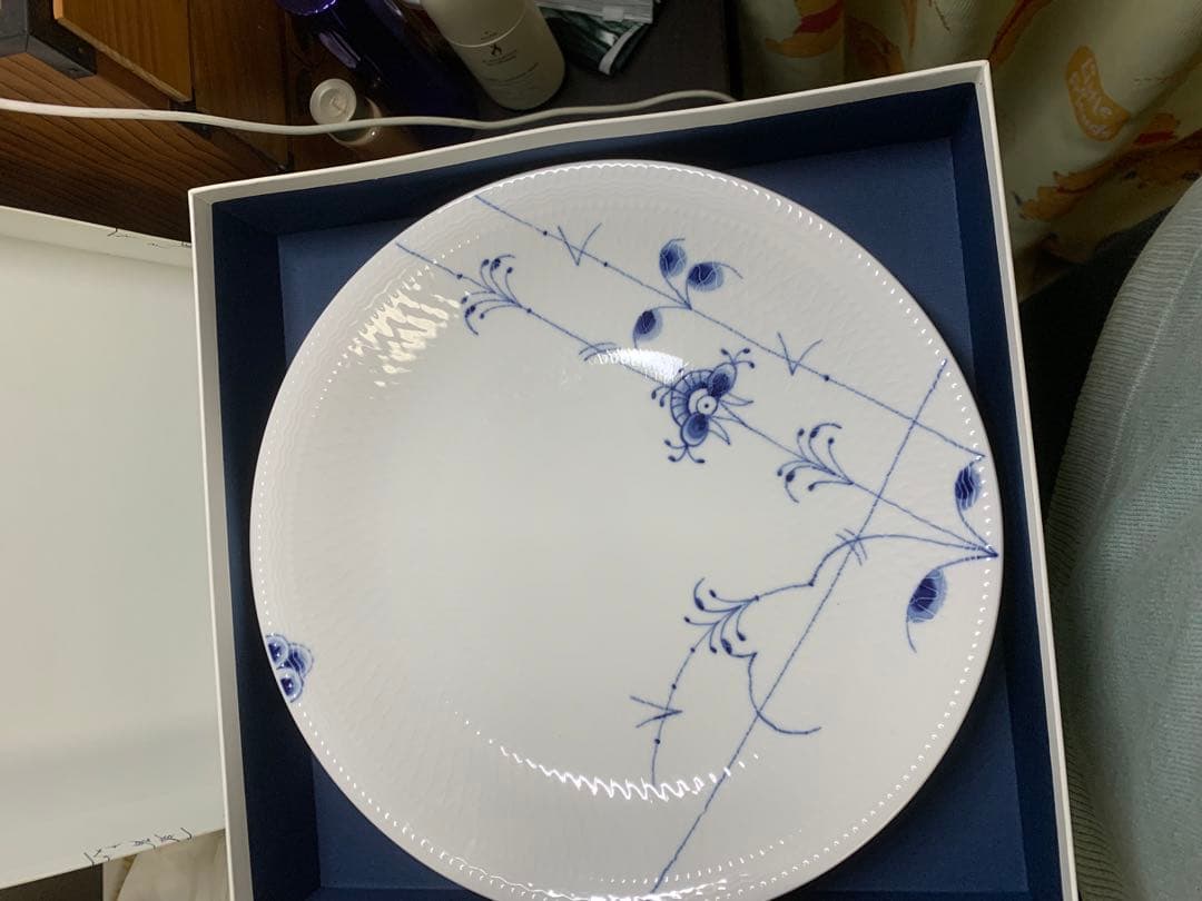   青い花柄皿 25cm