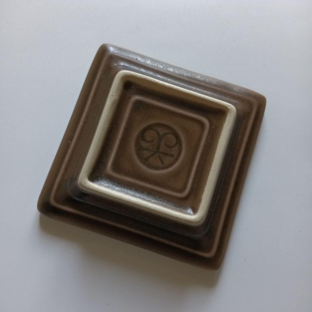 クイストゴー　アンバー　スクエアプレート　小皿　豆皿