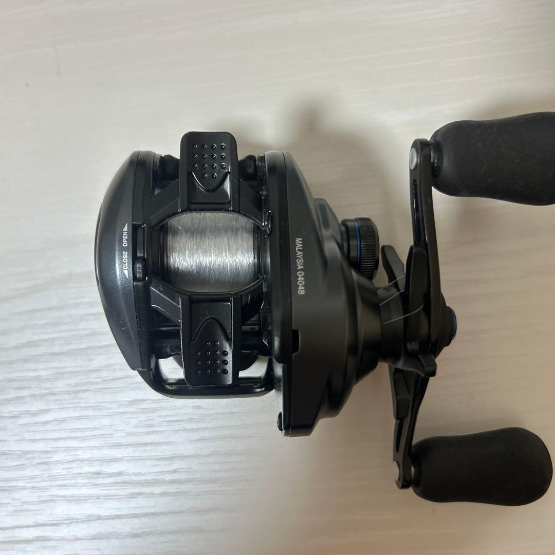 SLX ブラックリール 右巻き糸なし
