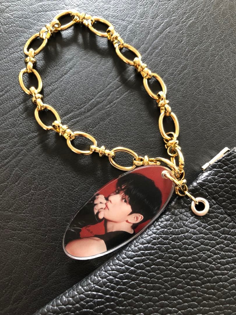 BTS テヒョン テテ V バネ口チェーンポーチ　ブラック　お札.通帳.化粧品も