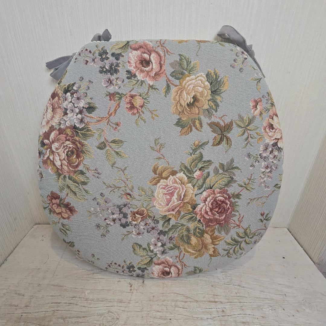 【4個セット】 新品 大判 バテイ クッション 青 紐付き 薔薇 ローズ 馬蹄