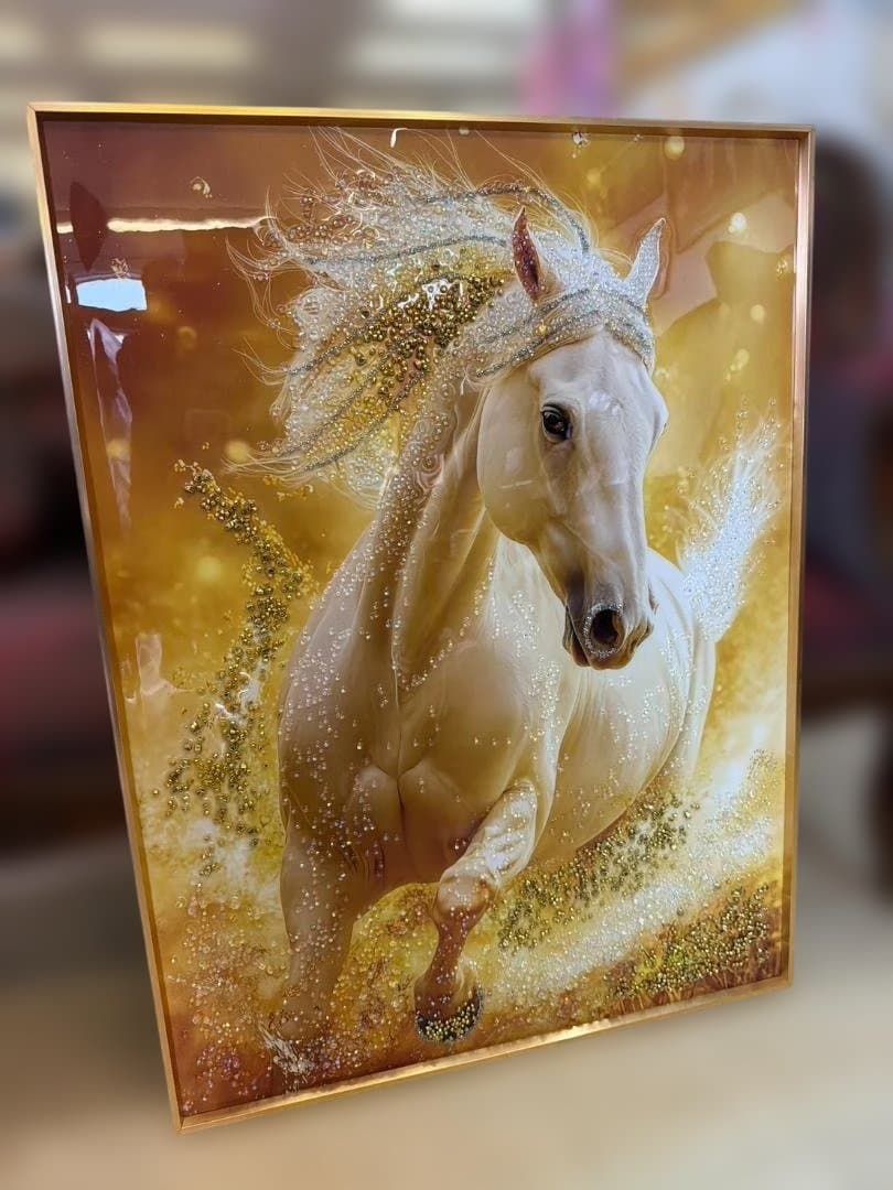 アートパネル　馬　ゴールド　水晶絵　白馬　絵　額縁　壁掛け　アート　額絵　ウマ