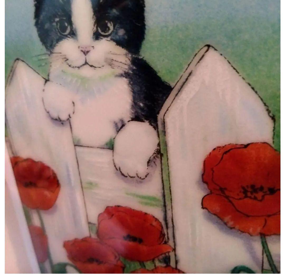 猫　ハチワレ　白黒　イラスト　絵画　七宝焼　七宝アート　七宝絵画　額縁