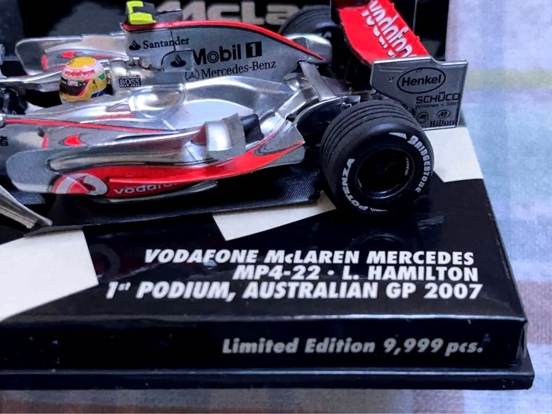ミニチャンプス 1/43 マクラーレンMP4-22 ハミルトン デビュー戦仕様