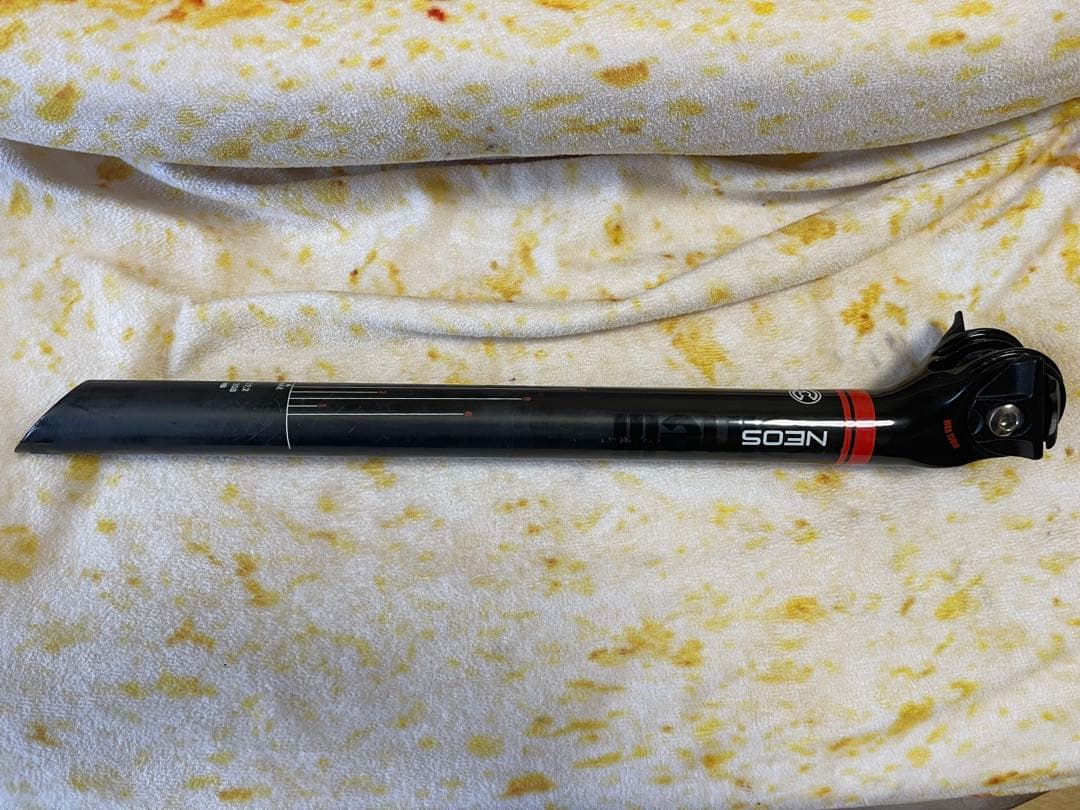 【CINELLI NEOS 】カーボンシートポスト