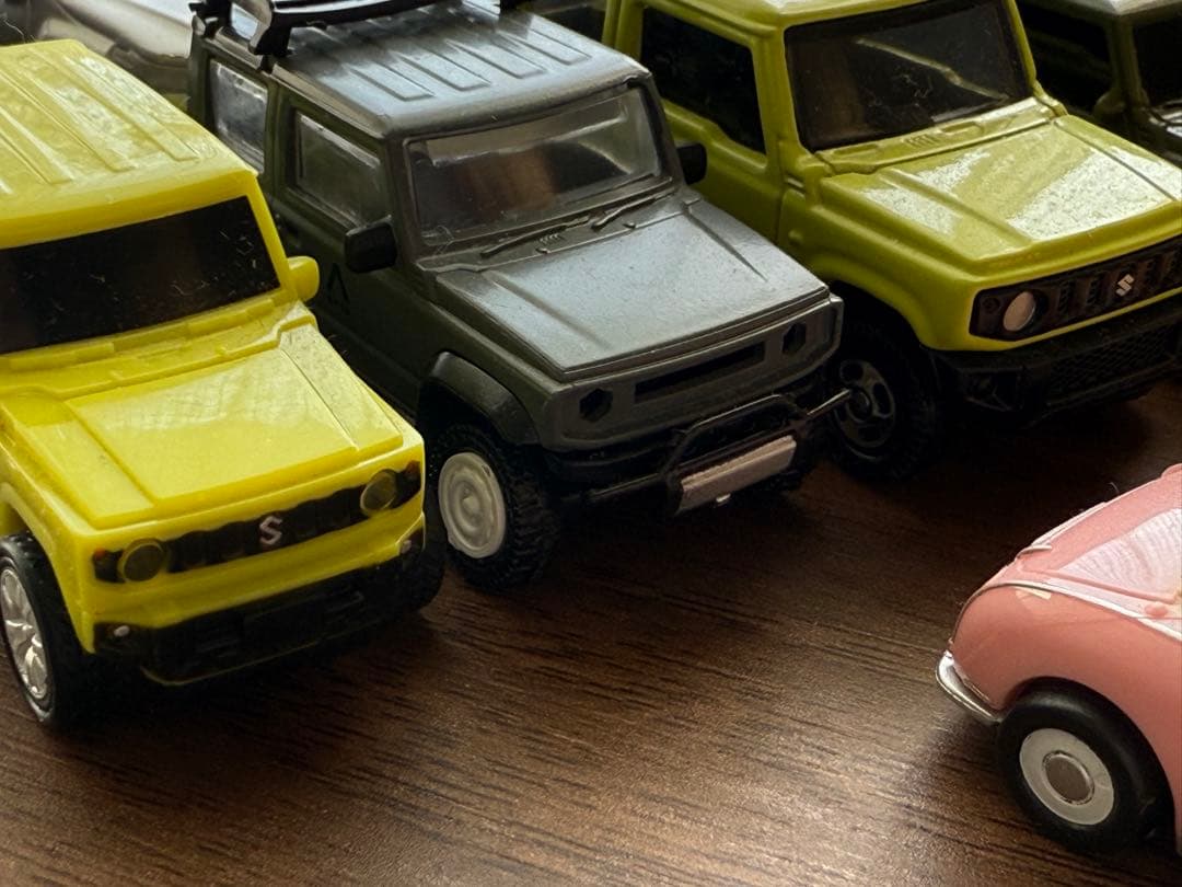 スズキ ジムニー シエラ　おもちゃ　ミニカー　プラモデル　ガチャ　ハイラックス