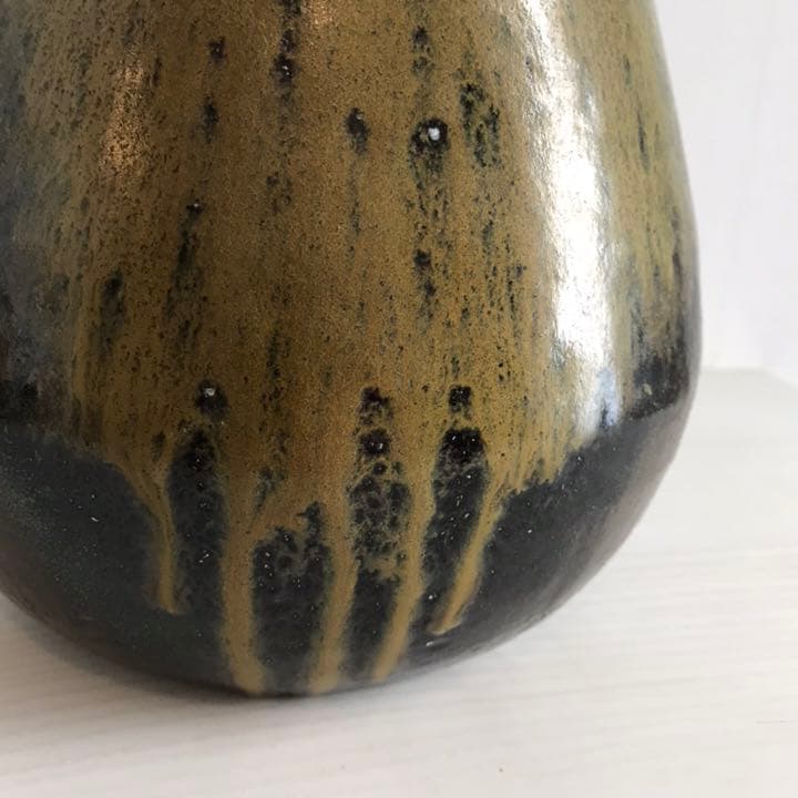 【陶芸作家】黒御影土(自然釉)花器・花瓶Ｃ