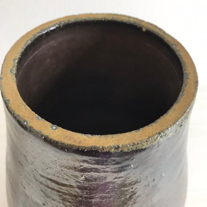 【陶芸作家】黒御影土(自然釉)花器・花瓶Ｃ