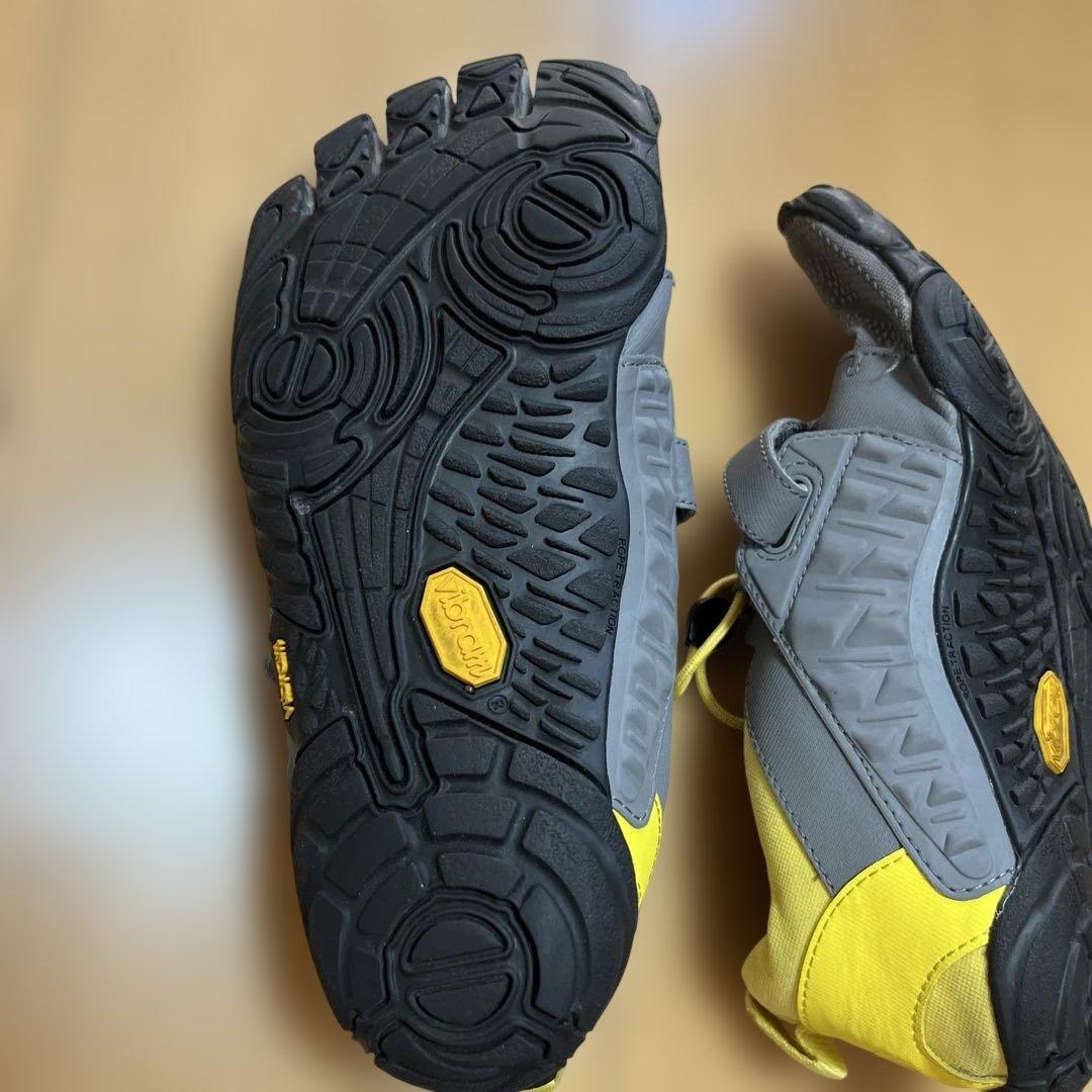 Vibram 五本指シューズ グレー/イエロー