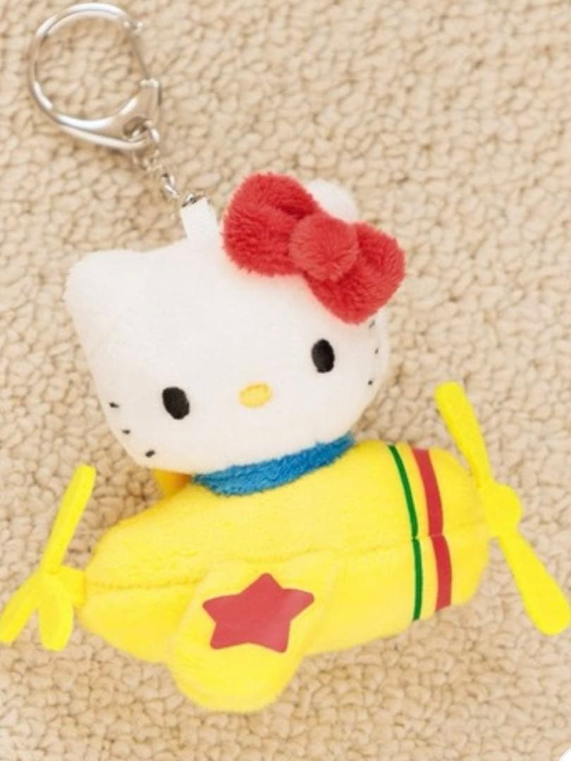ローリーズファーム　me% ハローキティ　キーホルダー　リボンノリ　ヒコウキ