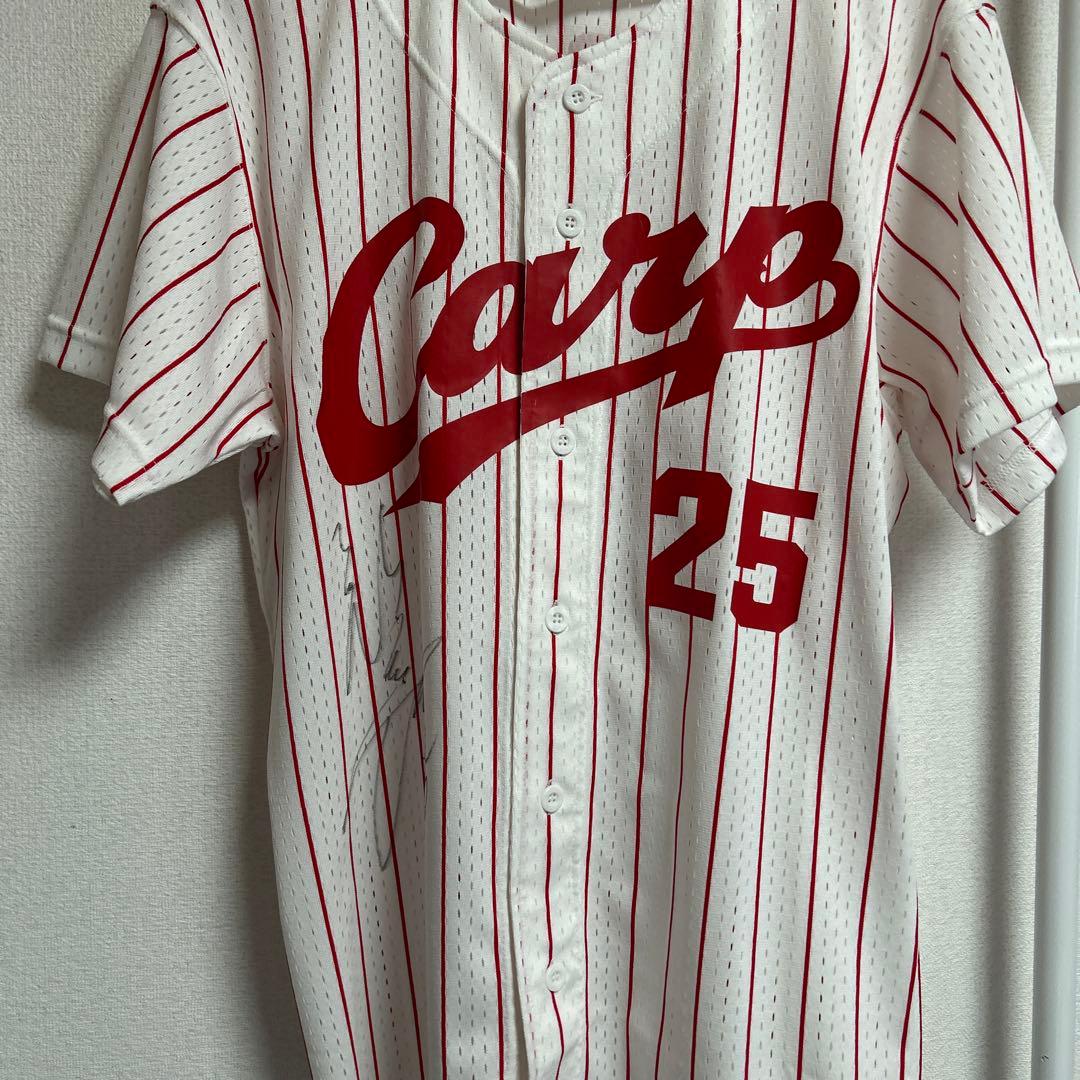 新井貴浩 ユニフォーム 縦縞 サイン入り