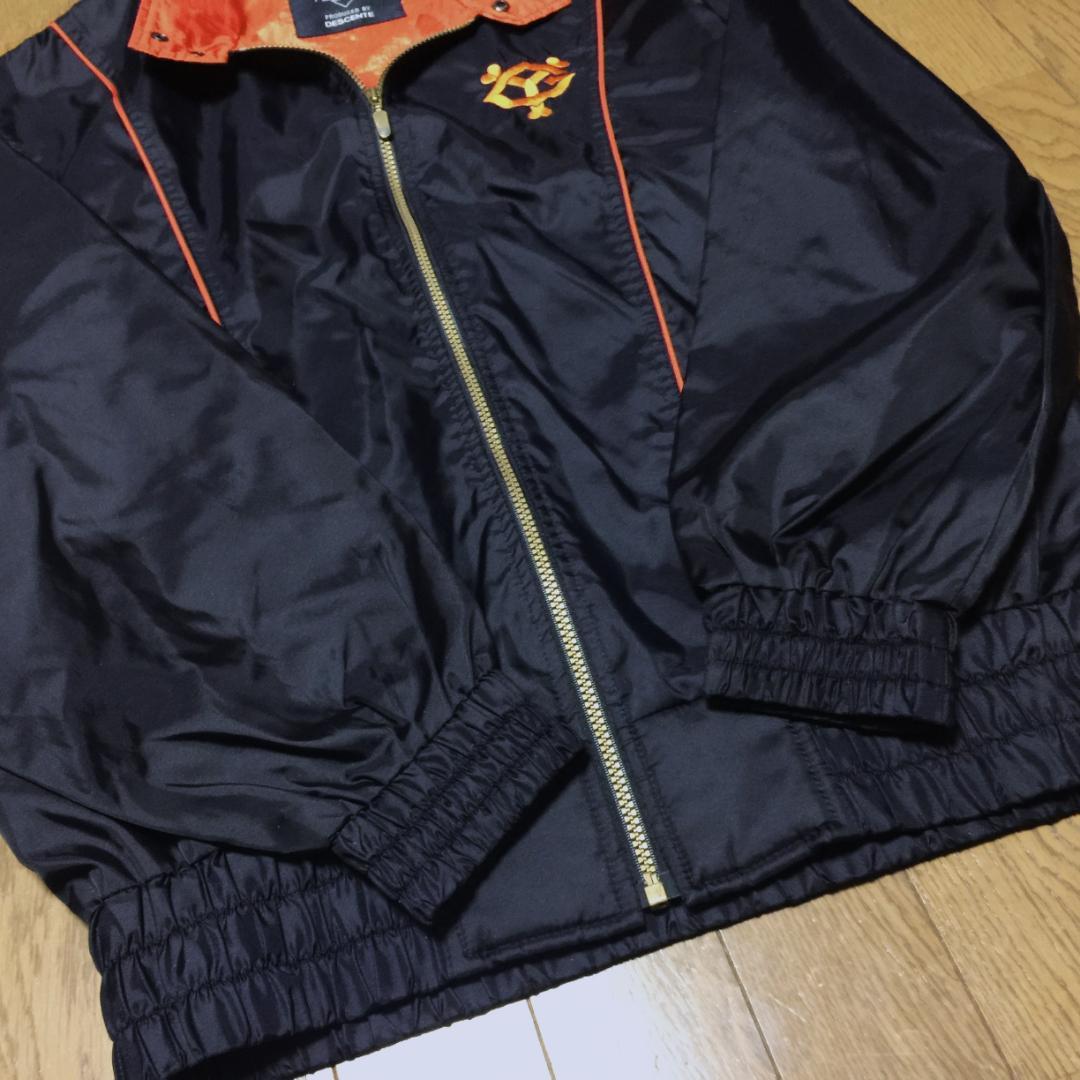 美品 巨人軍 読売 ジャイアンツ デサント製 ナイロン グランドコート LL