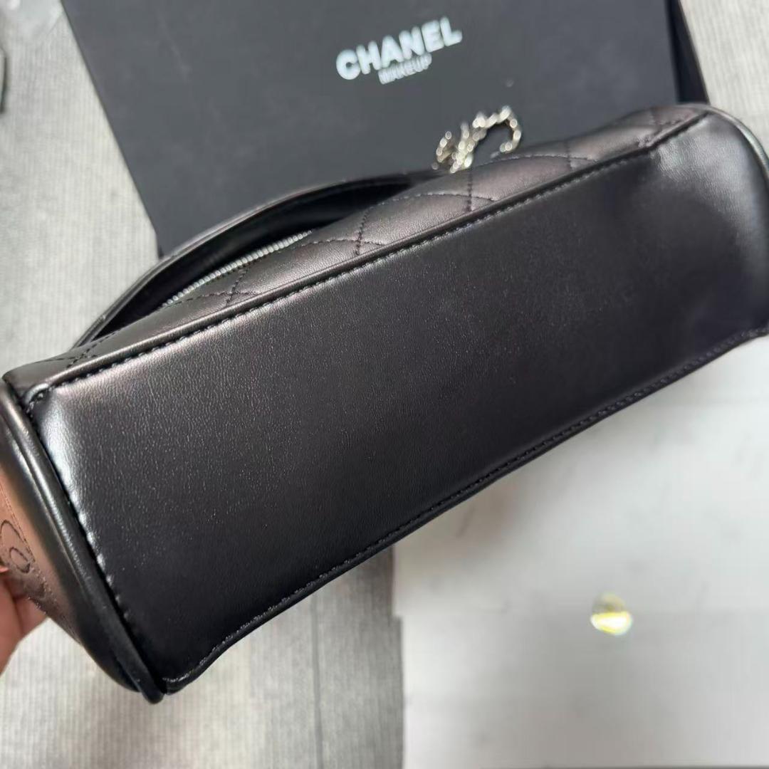 新品☆ 非売品 ブラックレザー ショルダーバッグsq