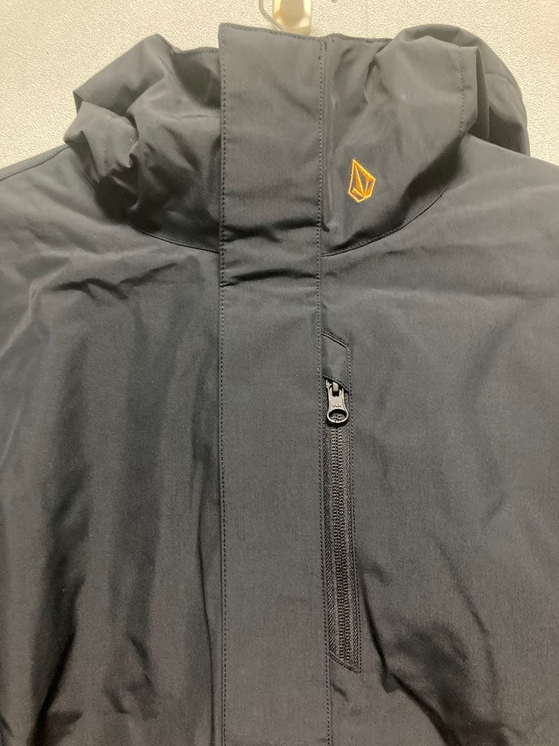 Volcom スノーボード用防水ジャケット 黒オレンジ