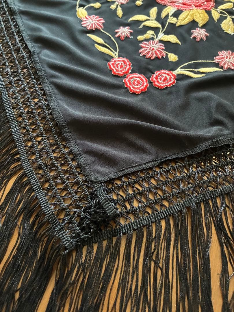フラメンコ　シージョ　新品　未使用 刺繍　黒