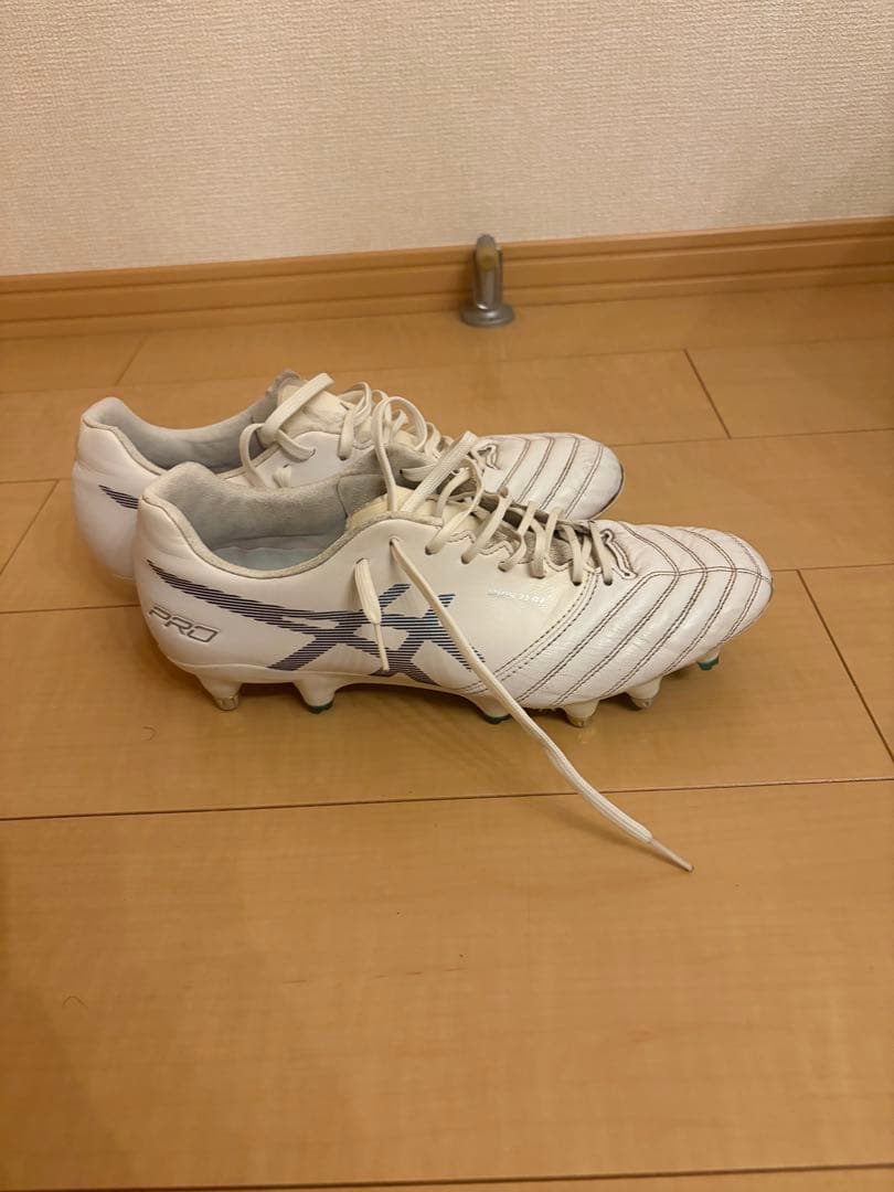 ASICS PRO ホワイトサッカーシューズ取り替え